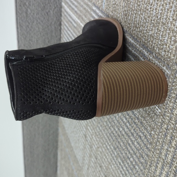 2/$40 Deal! Ankle heeled boots size 10 - Picture 5 of 6